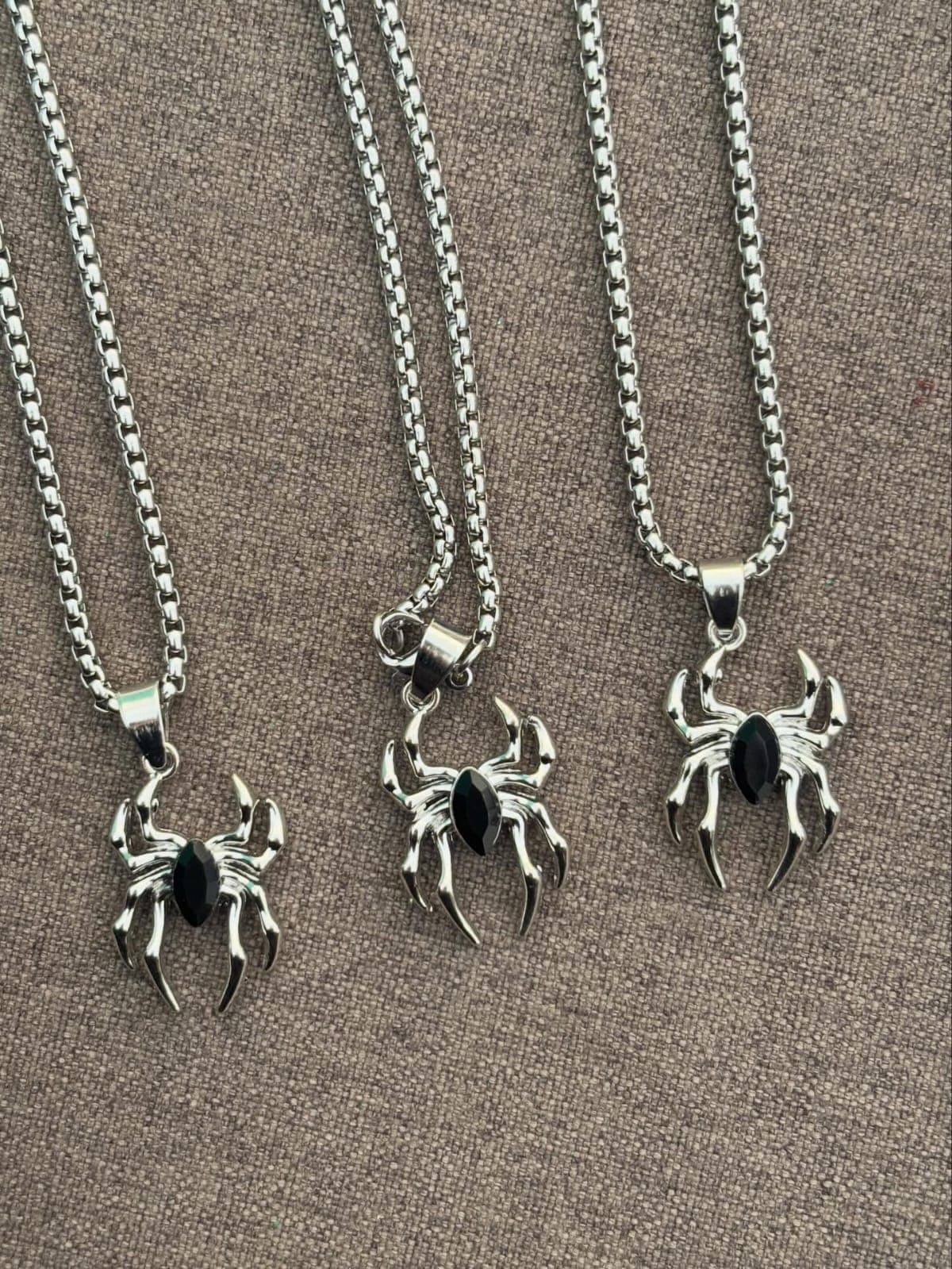 Spidey necklace thumbnail 3