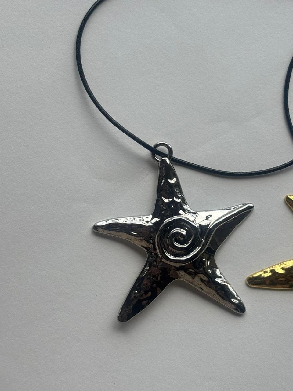 Swril Starfish necklace