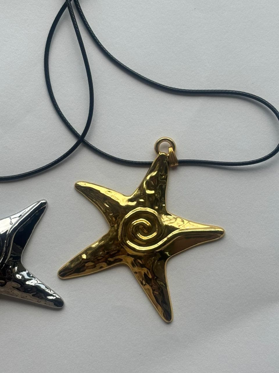Swril Starfish necklace thumbnail 2