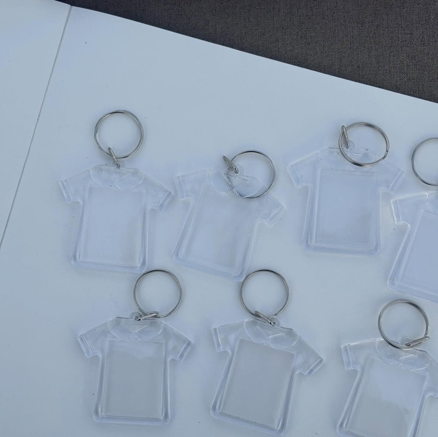 Tiny tee keychain